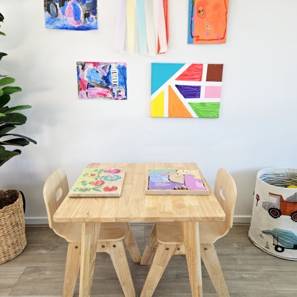 QToys - Round table and 4 chairs