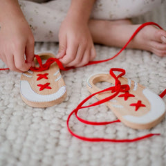 QToys - Let lace shoes