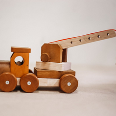 QToys - Wooden Crane