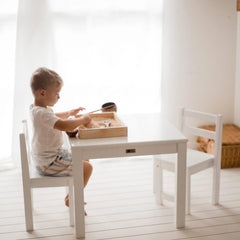 QToys - Timber White Table with 2 Standard Chairs