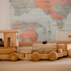 QToys - Wooden train
