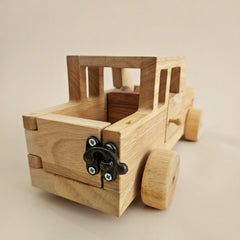 QToys - Wooden Safari Jeep