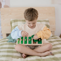 QToys - Narrow-wide knob puzzle