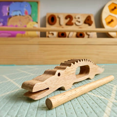 QToys - Singing Crocodile