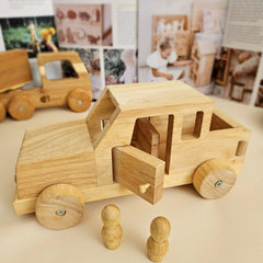 QToys - Wooden Safari Jeep
