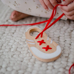 QToys - Let lace shoes
