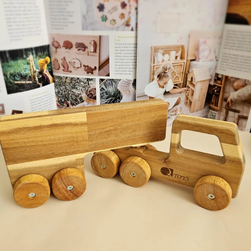 QToys - Solid Wooden Truck