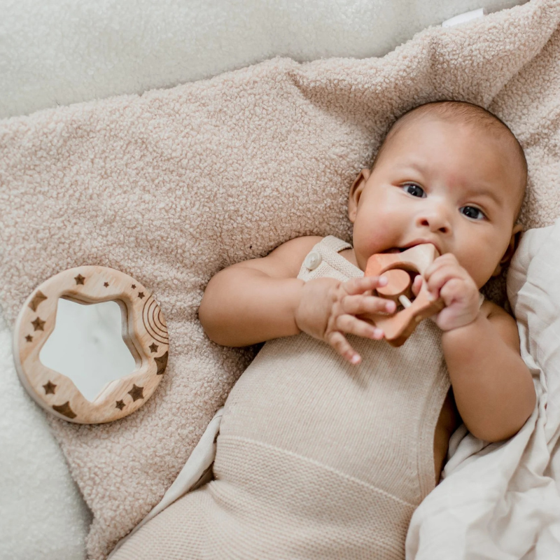 QToys - Star Rattle and Baby Mirror Set